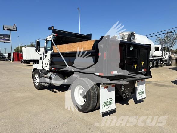 Mack MD7 Camion benne