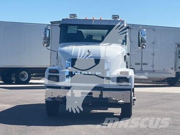 Mack MD7 Motrici cisterna