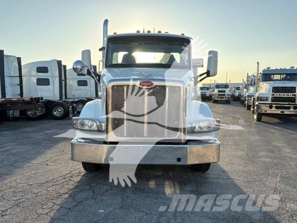 Peterbilt 567 Tracteur routier