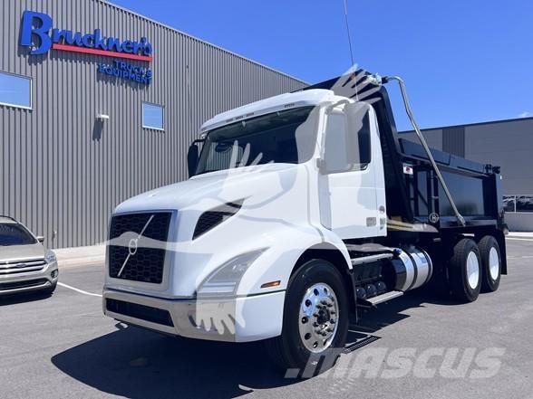 Volvo VNR64300 Camion benne
