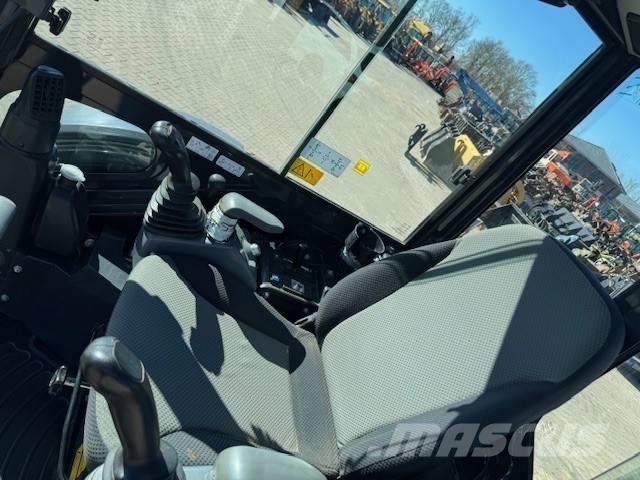 Hitachi ZX 26 U-6 CR Mini pelle < 7t