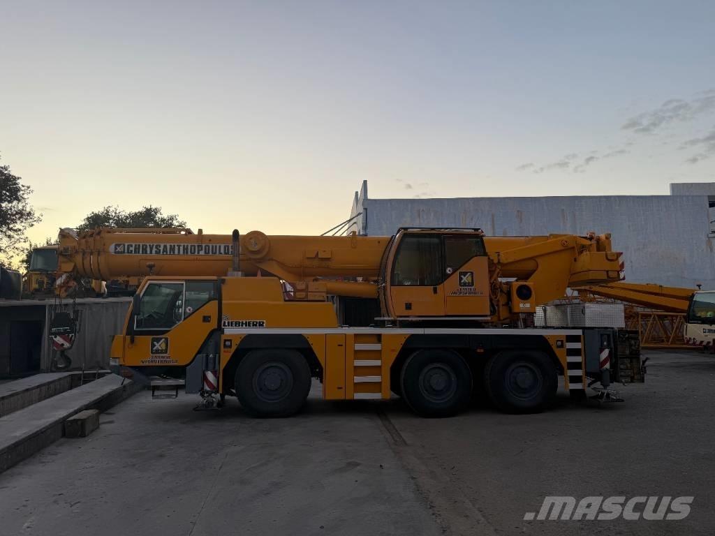Liebherr LTM 1055-1 Grues tout terrain