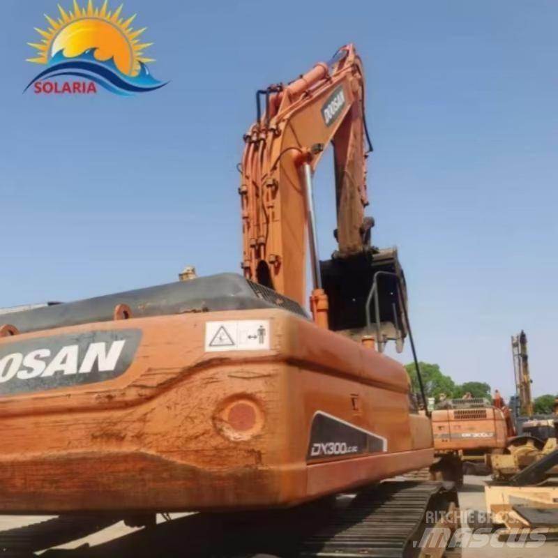 Doosan DX 300 Pelle sur chenilles