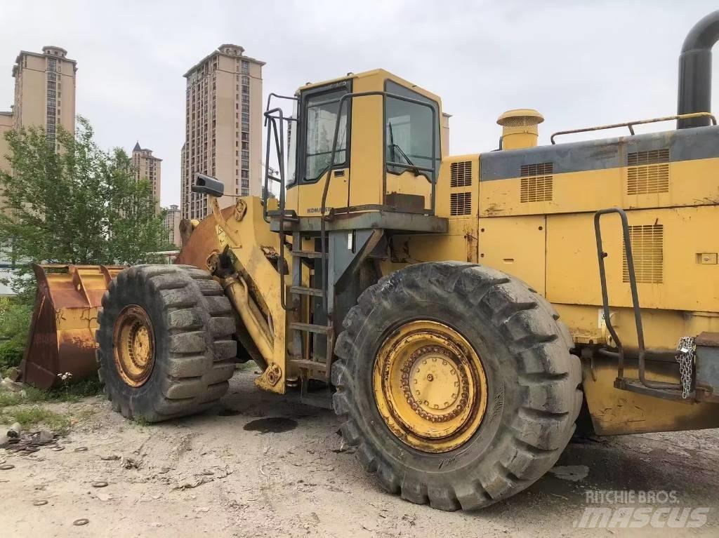 Komatsu WA 600-3 Chargeuse sur pneus