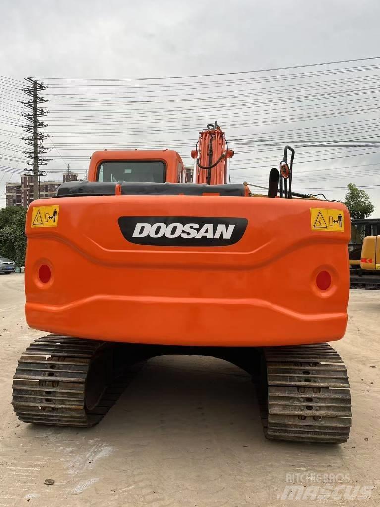 Doosan DX 140 Pelle sur chenilles
