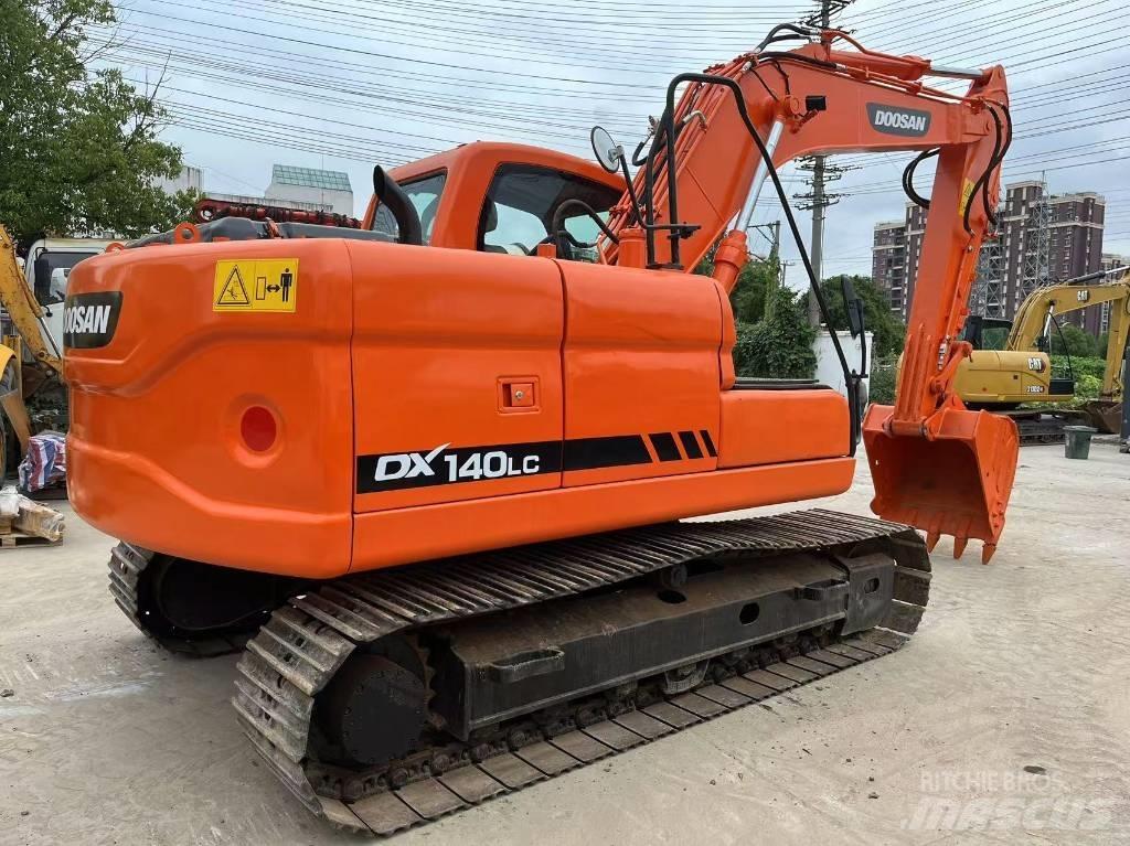 Doosan DX 140 Pelle sur chenilles