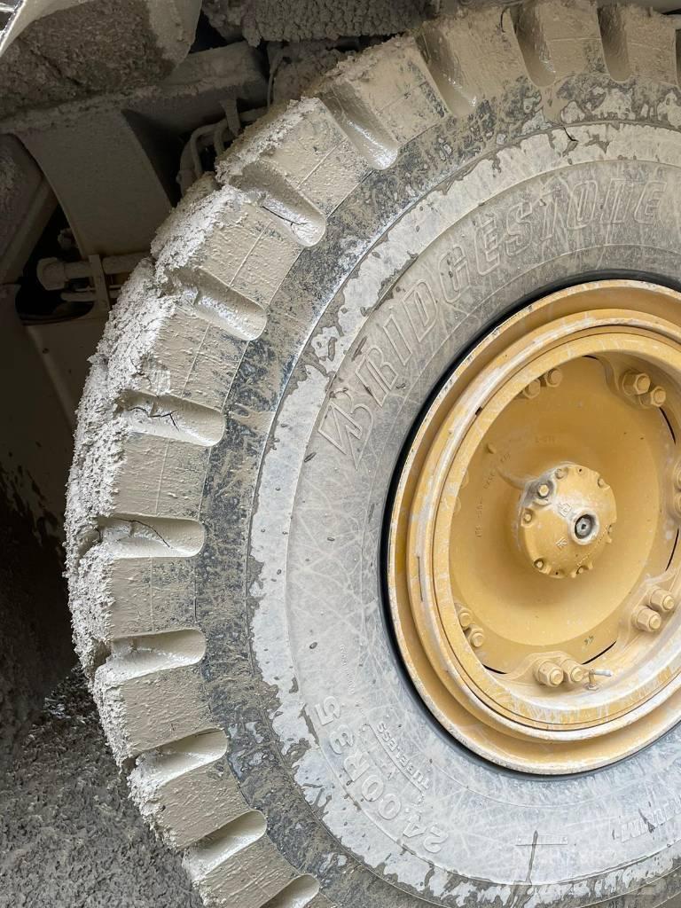 CAT 775G Tombereau rigide
