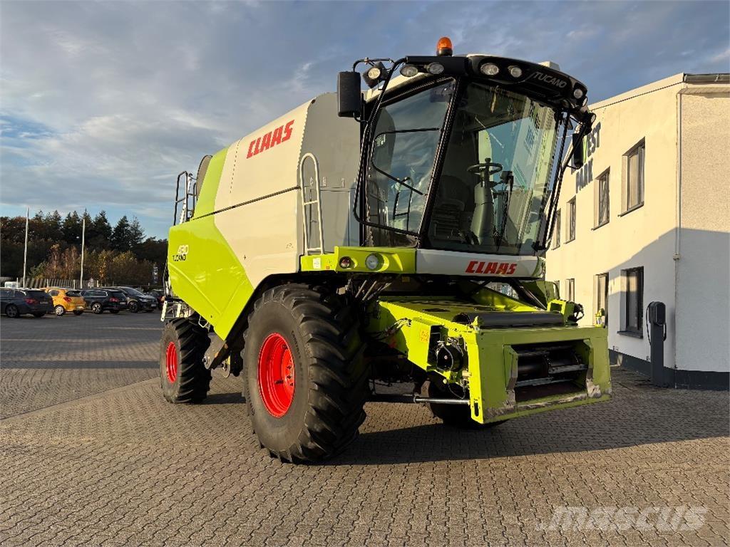 CLAAS Tucano 430 Moissonneuse batteuse