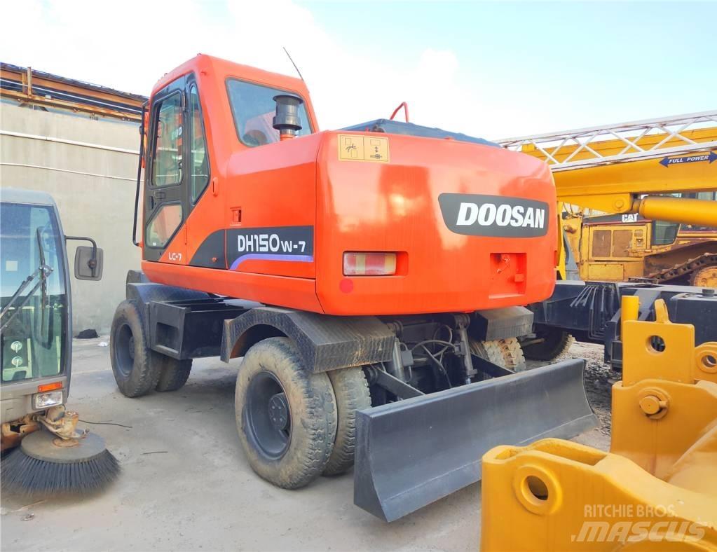 Doosan DH150W Pelle sur pneus