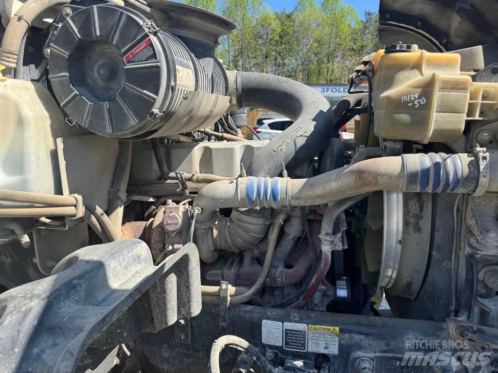 Mack GU713 Camion benne