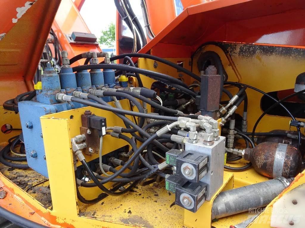 Mecalac 12MXT Pelle sur pneus