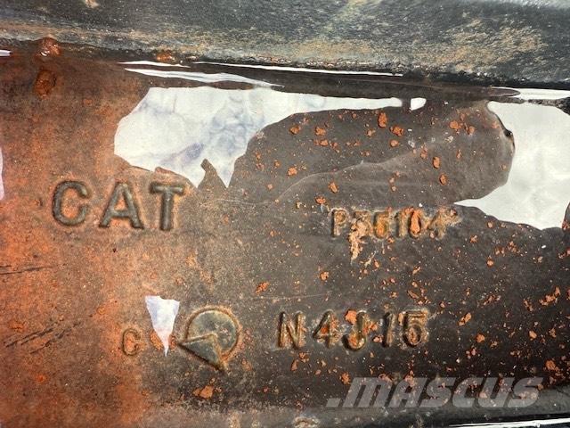 CAT 6020 NEW IDLER Chenilles