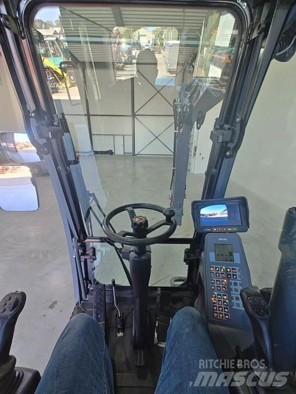 Atlas 140W Pelle sur pneus