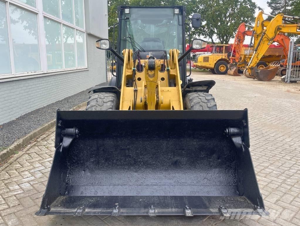 CAT 906 M    2018 Chargeuse sur pneus