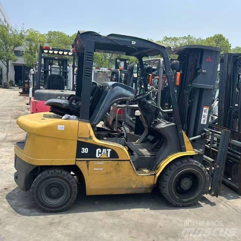 CAT 30 Chariots diesel