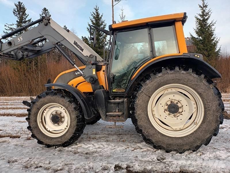 Valtra N 141 Hitech Tracteur