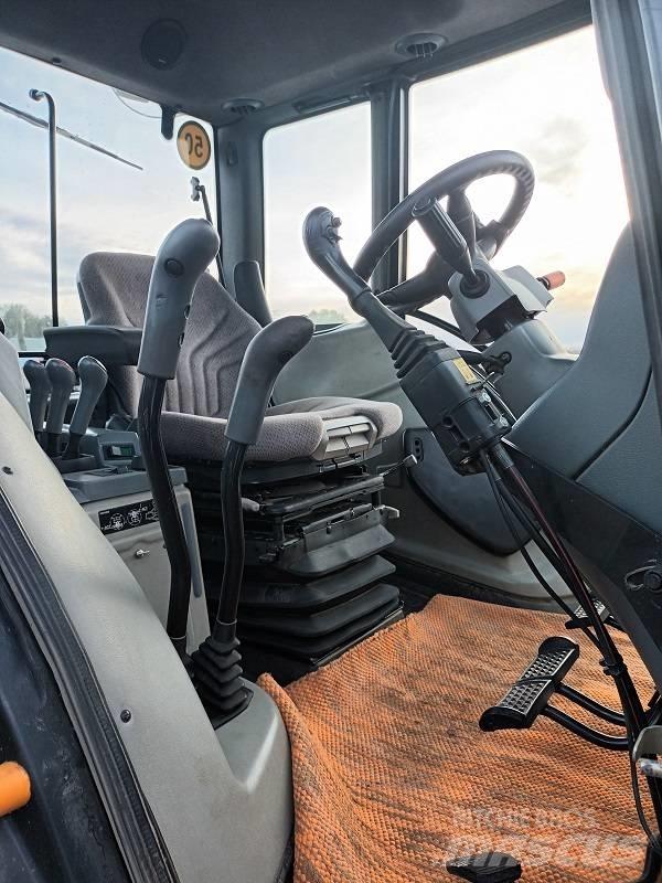 Valtra N 141 Hitech Tracteur