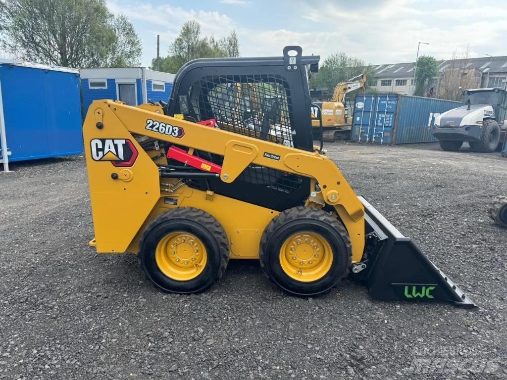 CAT 226D3 Chargeuse compacte