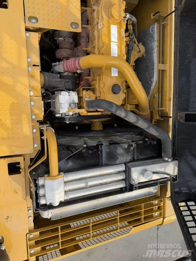 CAT 330d2 Pelle sur chenilles