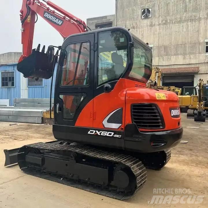 Doosan DX60 Pelle sur chenilles