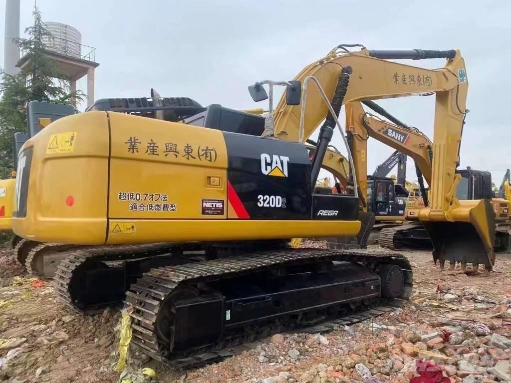 CAT 320d Pelle sur chenilles