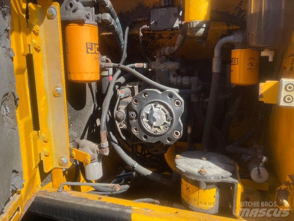 JCB JS 175 W Pelle sur pneus