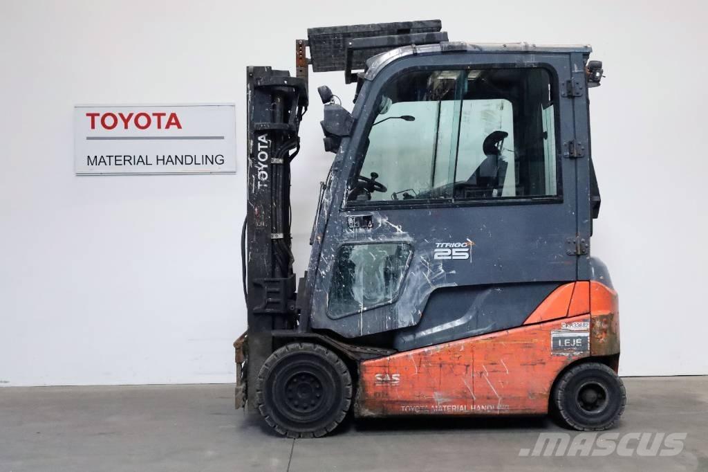 Toyota 8 FBMT 25 Chariots élévateurs électriques