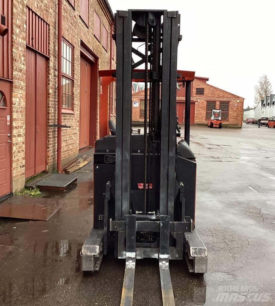 BT RR E 2 Chariot à mât rétractable