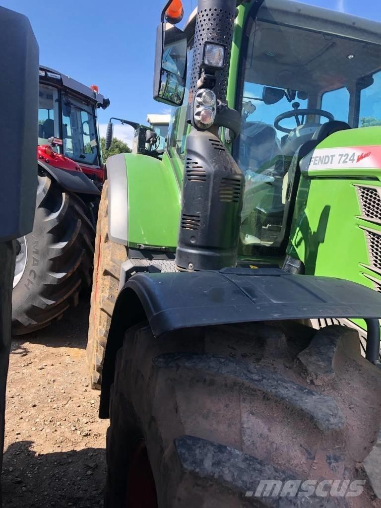 Fendt 724 Vario S4 Tracteur