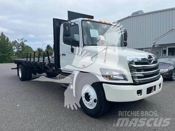 Hino 338 Camion plateau