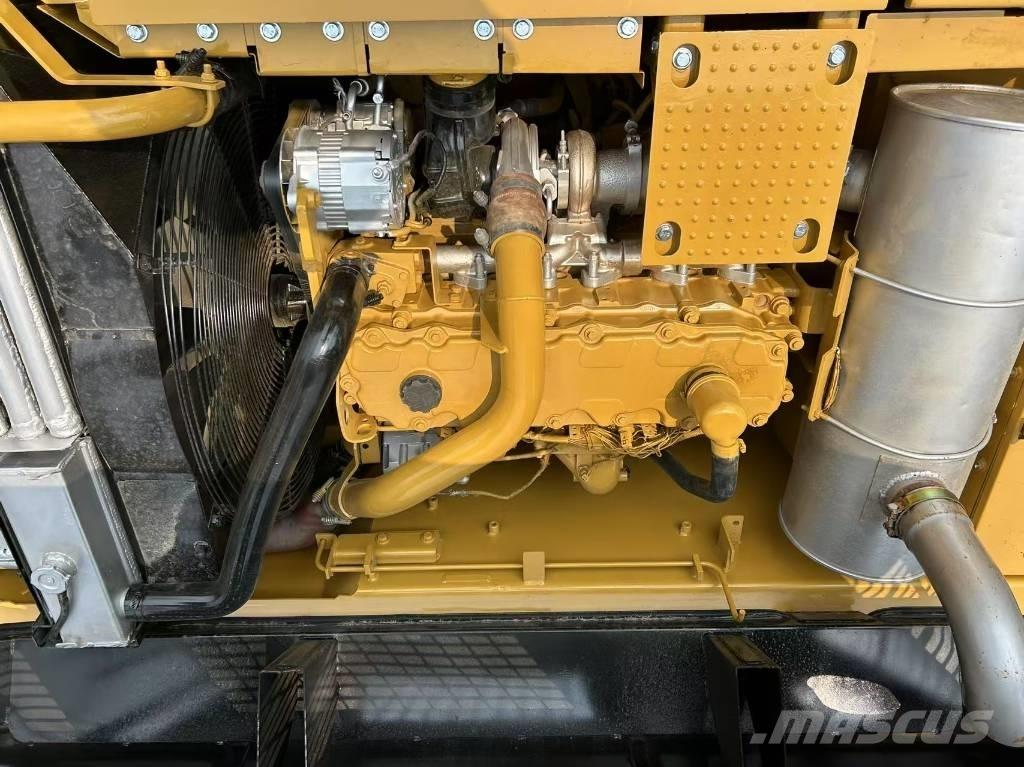 CAT 329 D Pelle sur chenilles