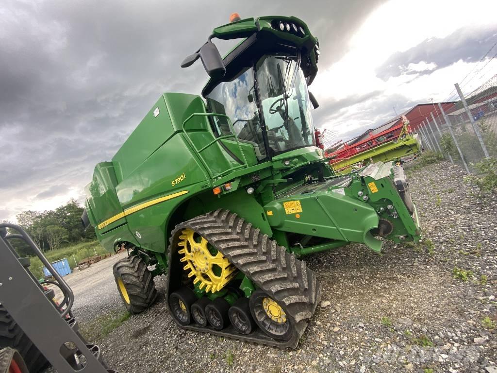 John Deere S790i Moissonneuse batteuse