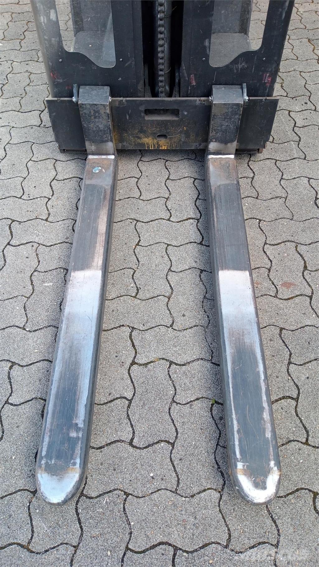 Toyota OSE100 Gerbeurs Automoteurs