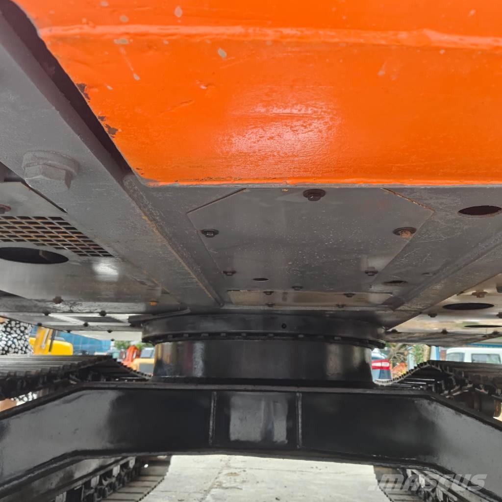 Hitachi ZX 120 Pelle sur chenilles