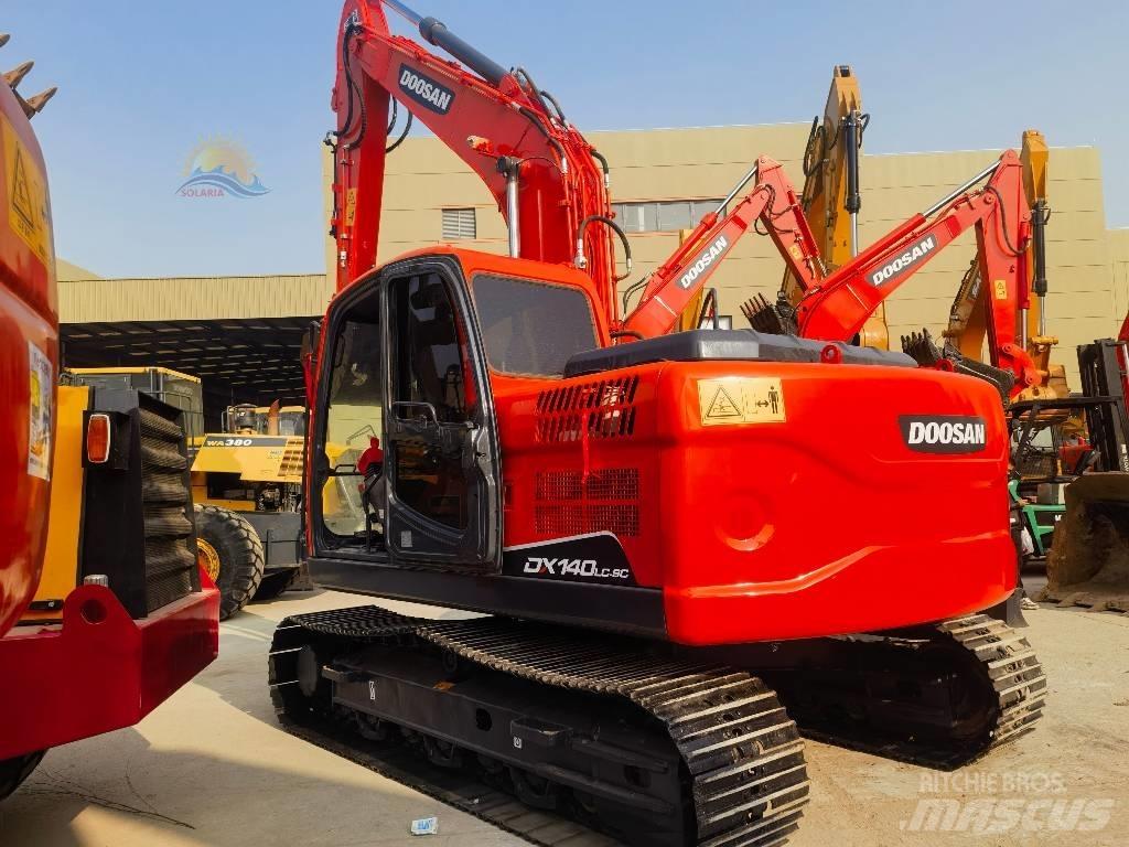 Doosan DX 140 LC Pelle sur chenilles