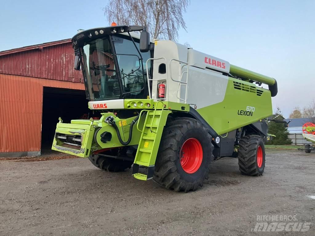 CLAAS Lexion 670 Moissonneuse batteuse