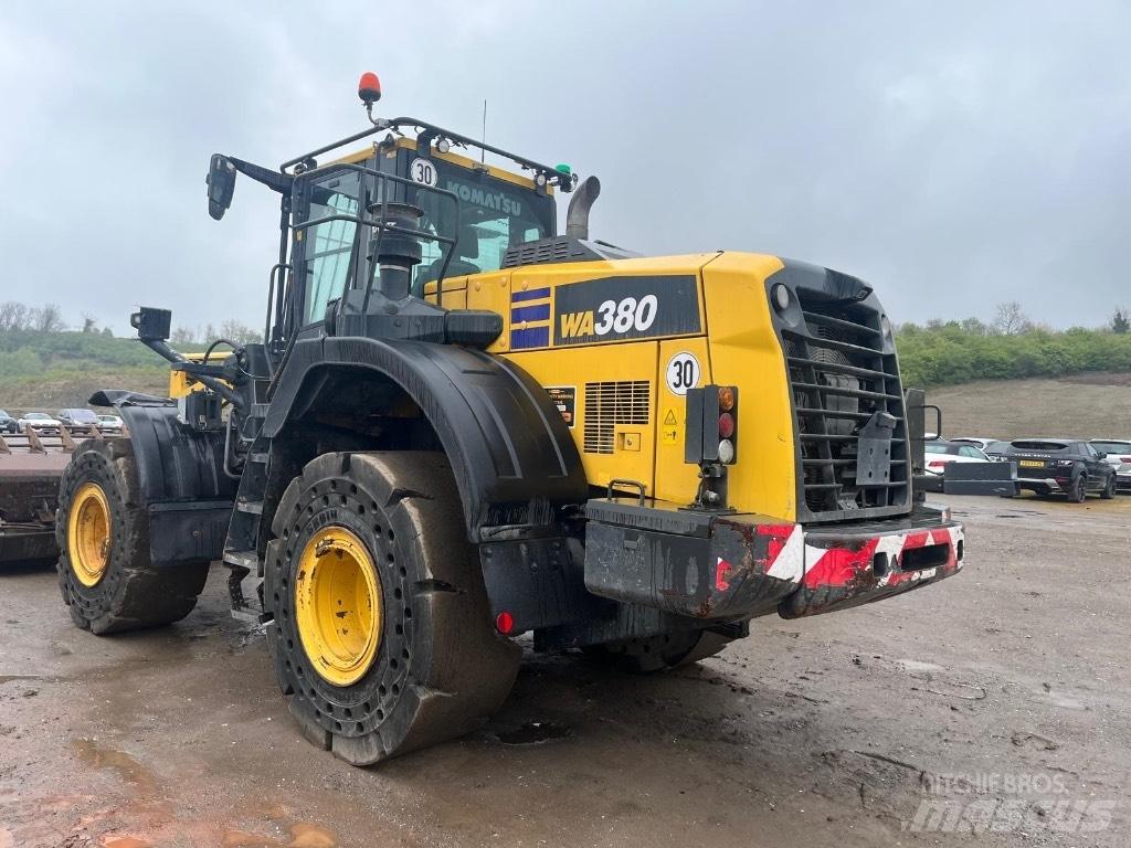 Komatsu WA380-8E0 Chargeuse sur pneus