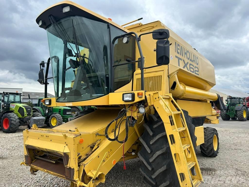 New Holland TX 62 Moissonneuse batteuse