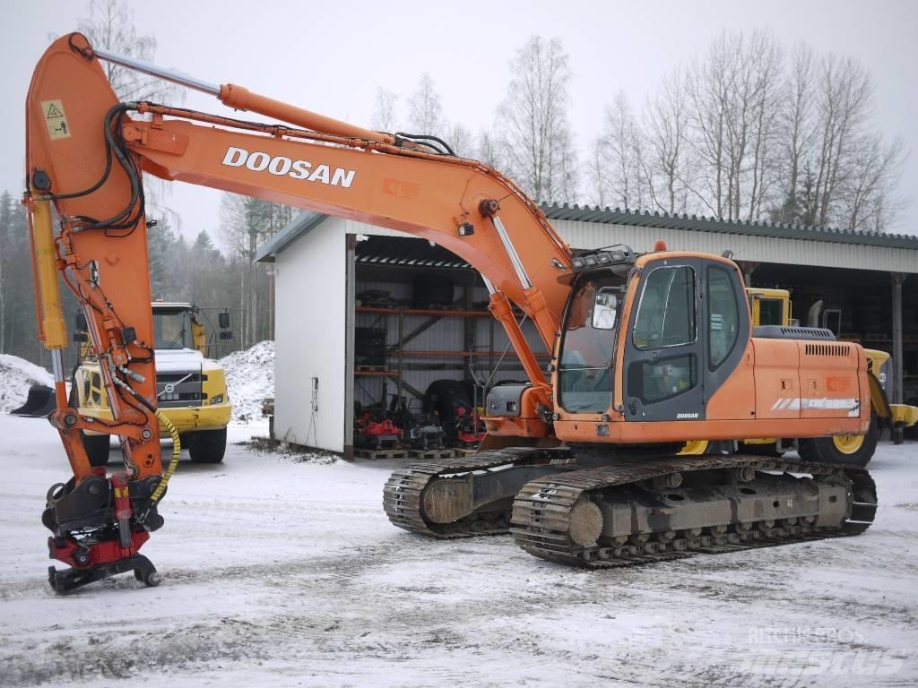 Doosan DX 225 LC Pelle sur chenilles