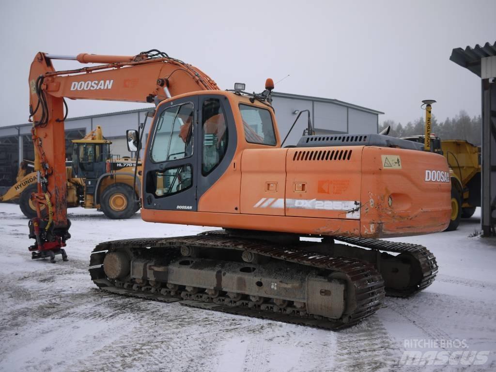 Doosan DX 225 LC Pelle sur chenilles