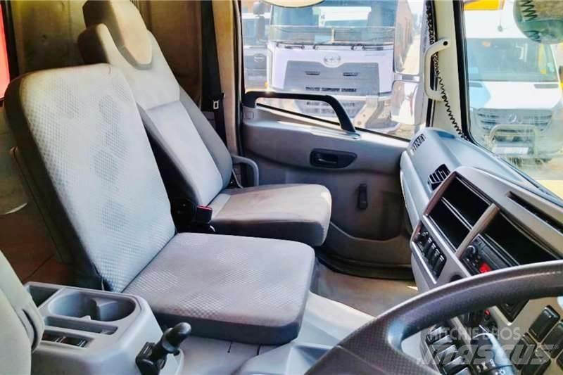 UD Croner PKE 250 Autre camion