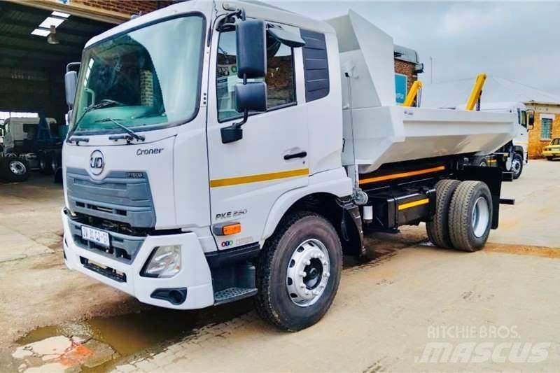 UD Croner PKE 250 Autre camion