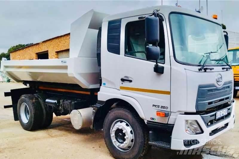 UD Croner PKE 250 Autre camion