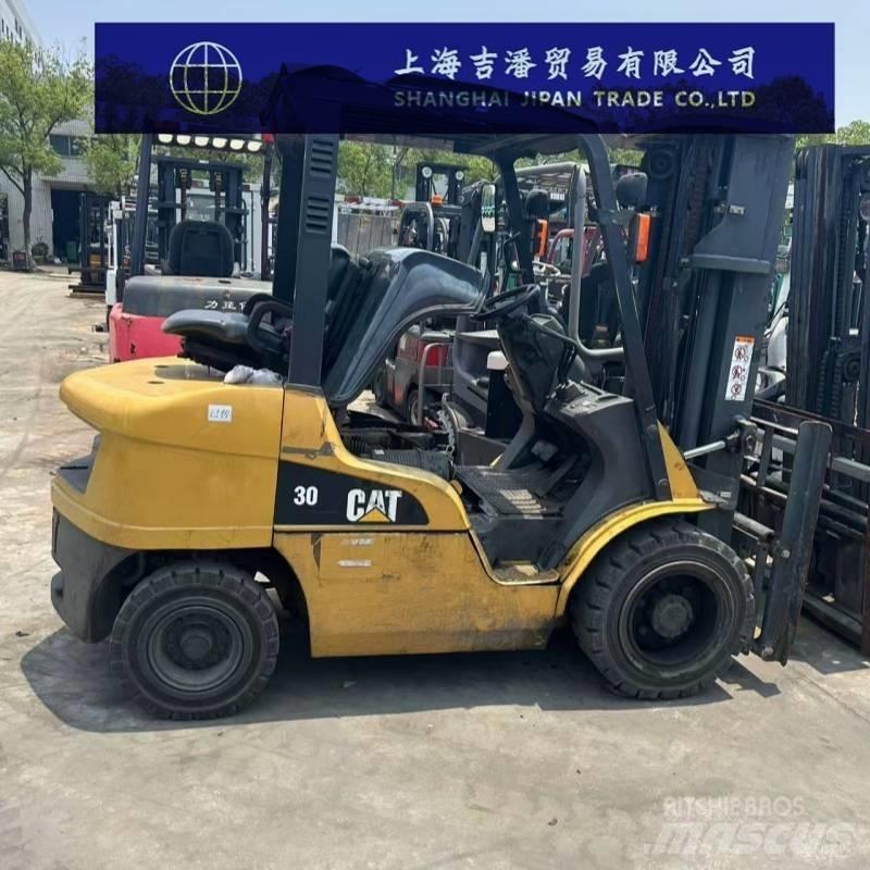 CAT DP 35 N Chariots diesel