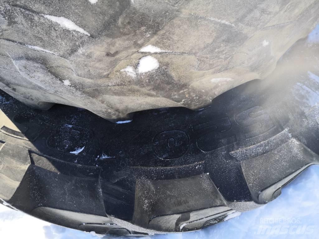 Pirelli 420/85R28 Pneus, roues et jantes
