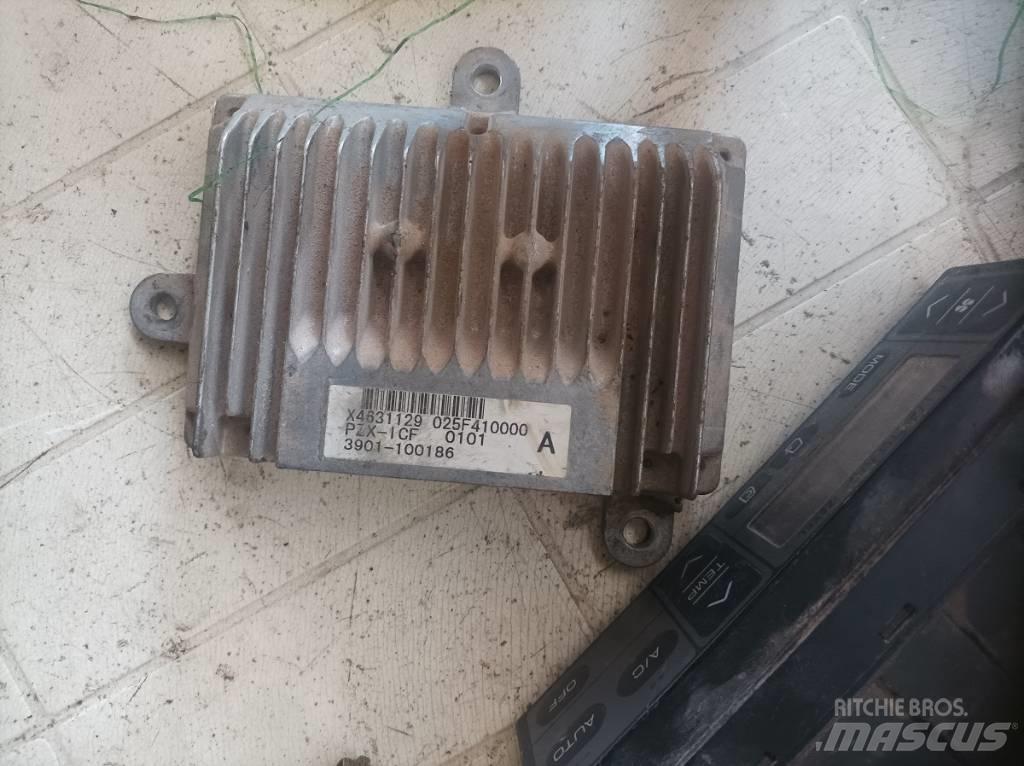 Hitachi ZX 350 LC-6 Electronique
