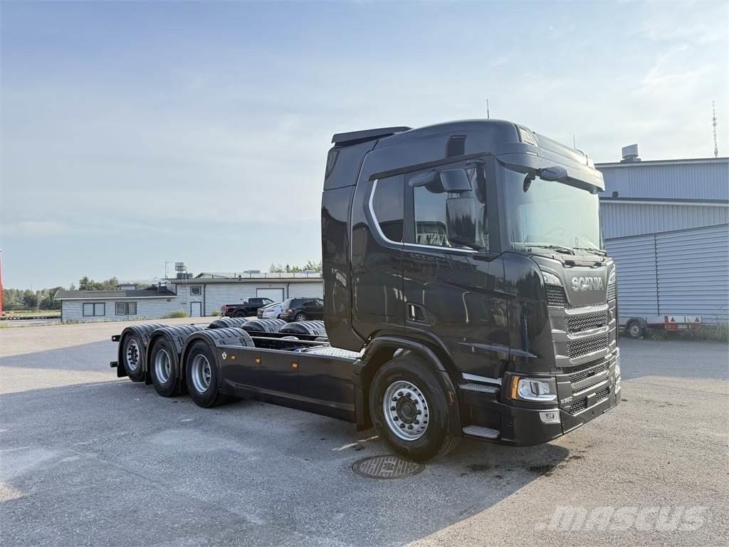 Scania R590 8x4 Camion ampliroll