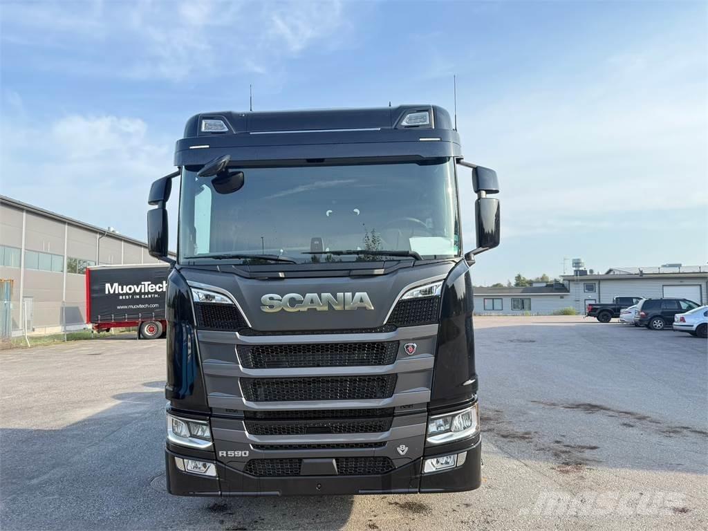 Scania R590 8x4 Camion ampliroll