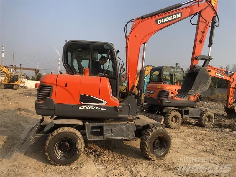Doosan DX60 Pelle sur chenilles
