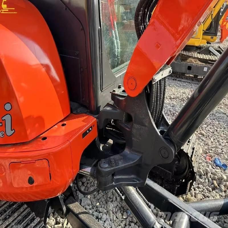 Kubota 163 Pelle sur chenilles